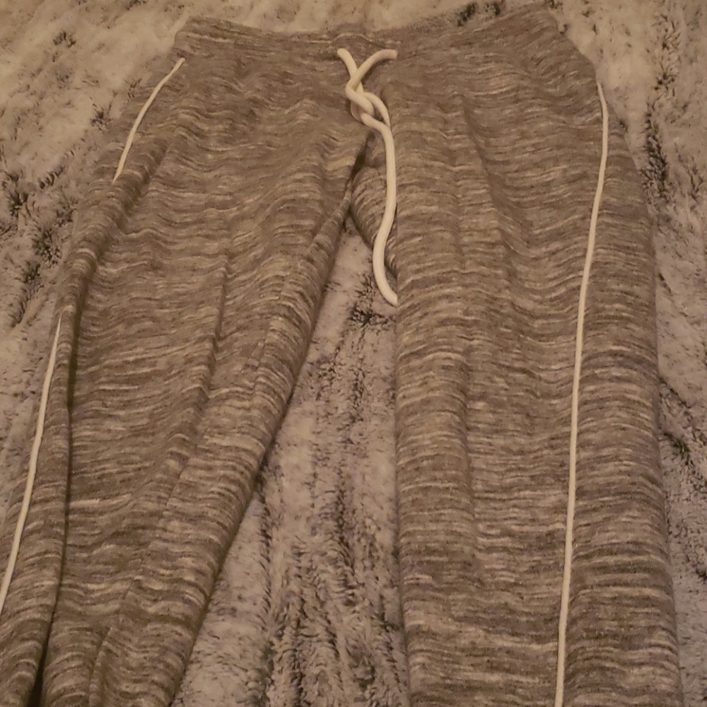 I'm selling a matching pair of sweat pants and a s